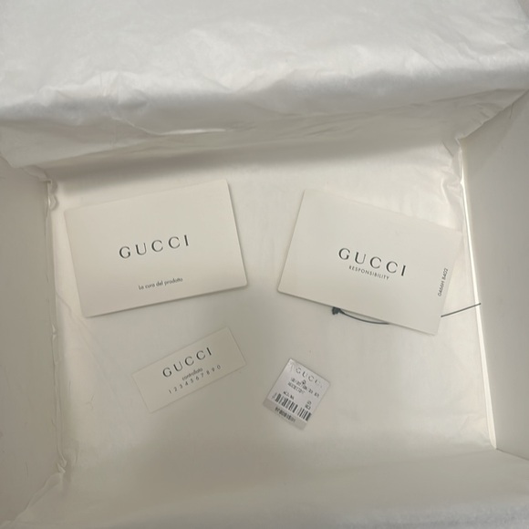 Gucci GG MARMONT MINI SHOULDER BAG - Picture 6 of 13